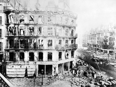 Zerstörung von Paris, um 1870-71 von French Photographer